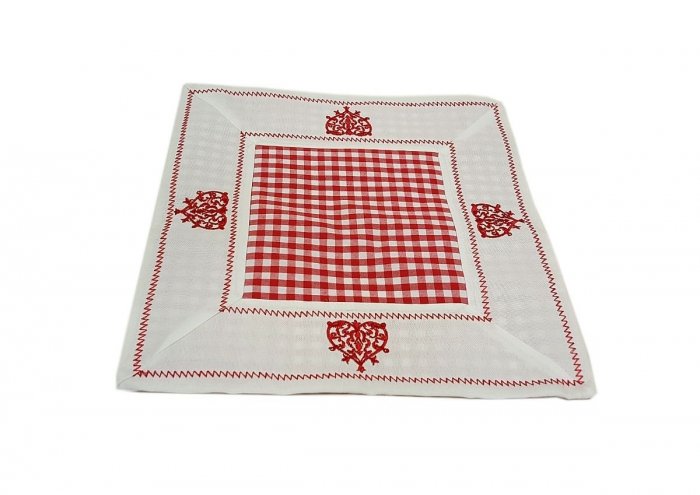 Walentynkowy Ozdobny obrus haftowany rozmiar 30x30 9247 HG Kolor: biało-czerwony