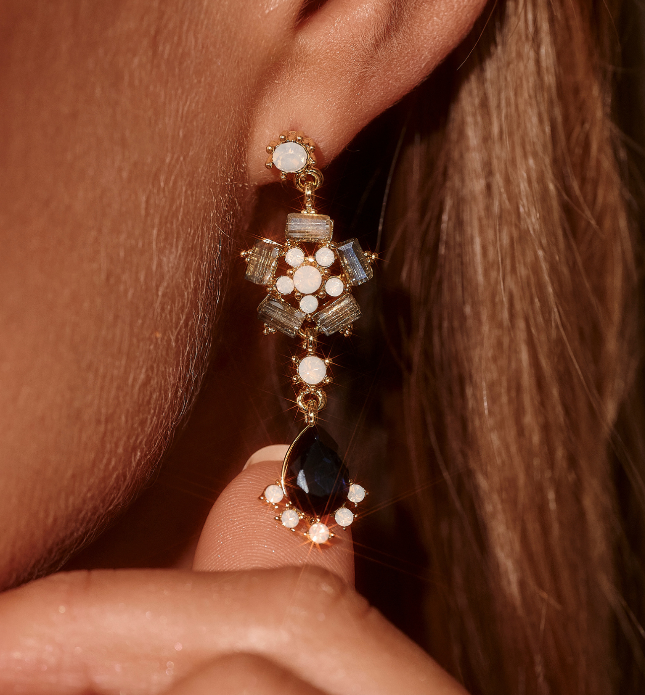 Kolczyki wiszące z czarnymi i fioletowymi kryształami KSS2130