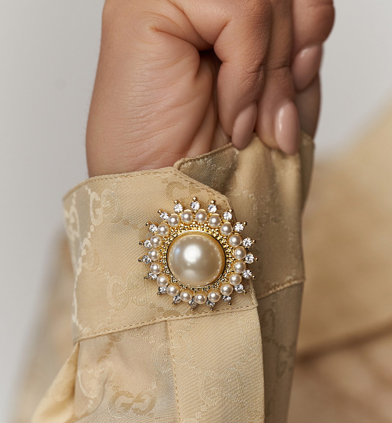 Broszka złota z perłami Callie BRPE0023 - By Dziubeka