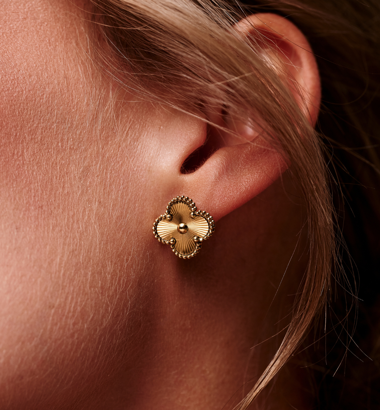 Kolczyki w kształcie koniczyny złote KSY0597 - By Dziubeka