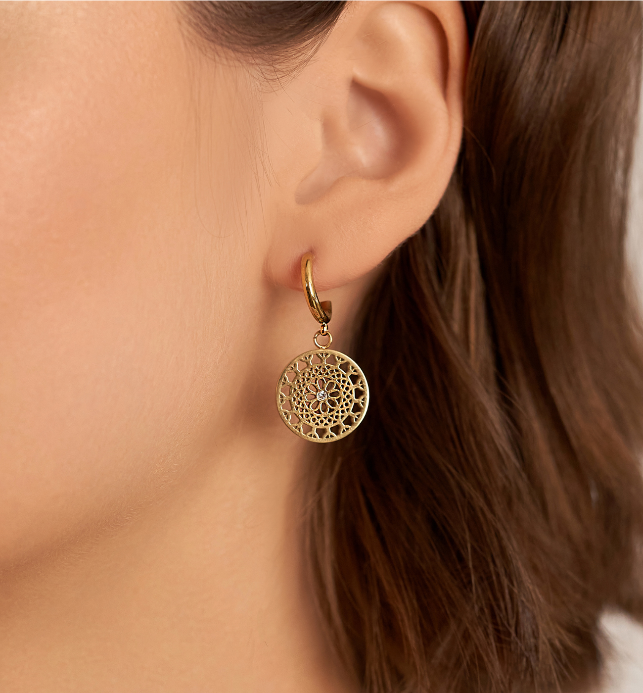 Kolczyki złote z rozetką Decor - By Dziubeka