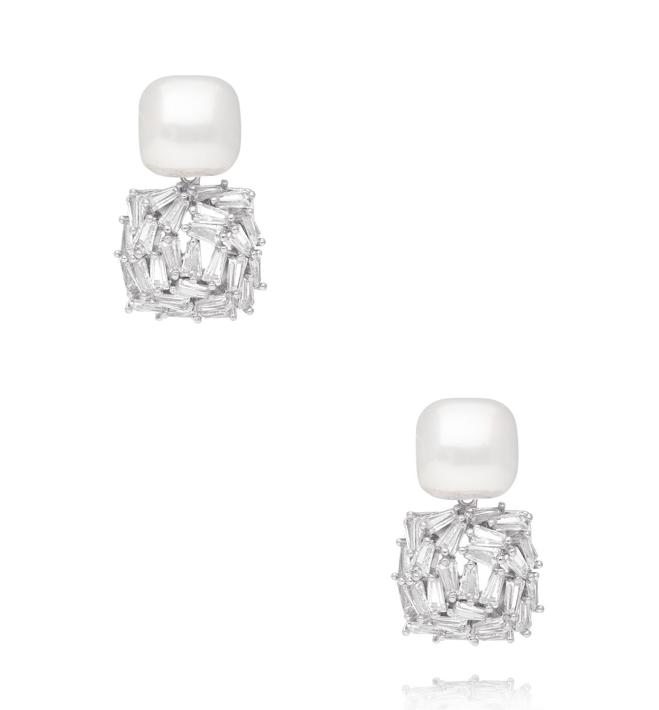 Kolczyki z perłą i kryształową kostką – srebrne wykończenie KLU0203