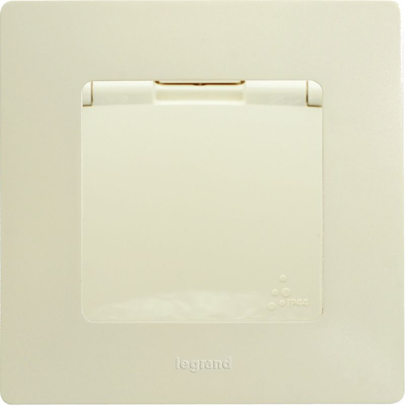 Gniazdko pojedyncze Legrand Niloe z uziemieniem IP44 komplet kremowe