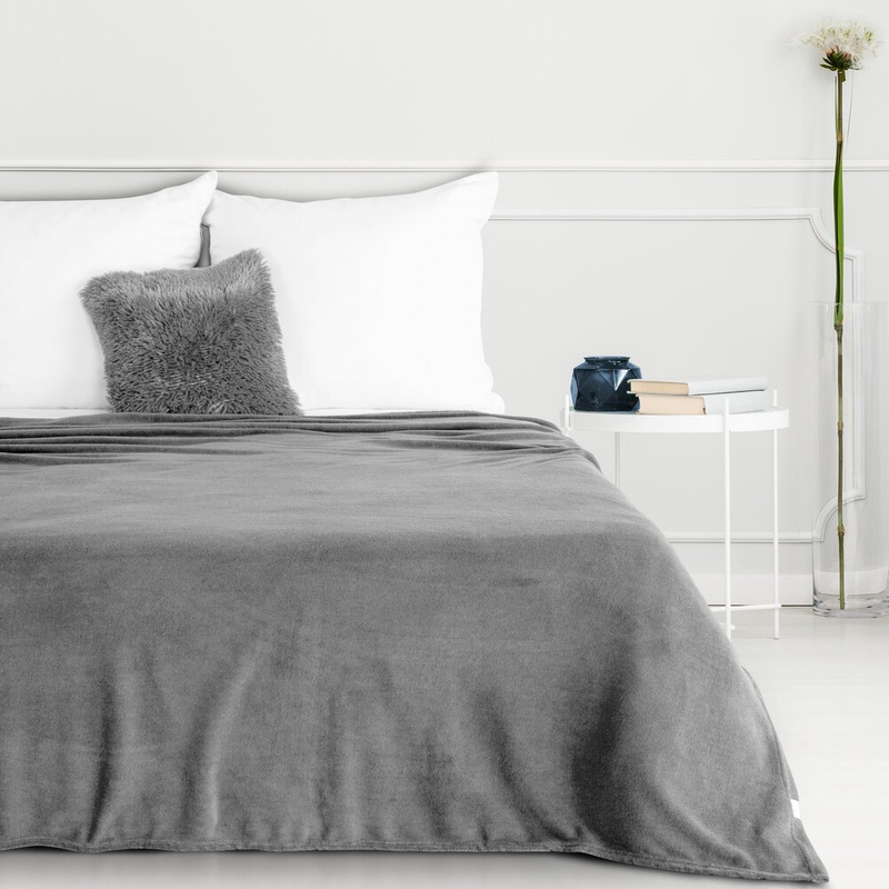 Koc 150x200 cm SILKY srebrny gładki do sypialni z mikrofibry