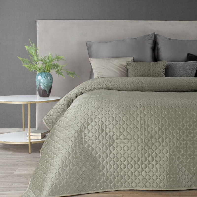 Narzuta na łóżko 200x220 cm DOLCE srebrna pikowana welwetowa