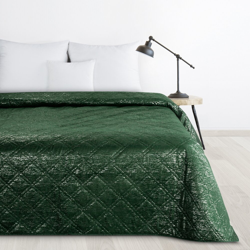 Narzuta welurowa 220x240 cm zielona LUXO na łóżko ze srebrnym nadrukiem