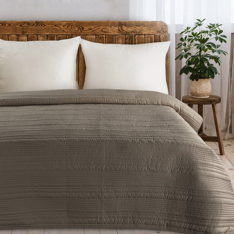 Brązowa narzuta na łóżko 220x240 cm TAYLA z przeszyciami