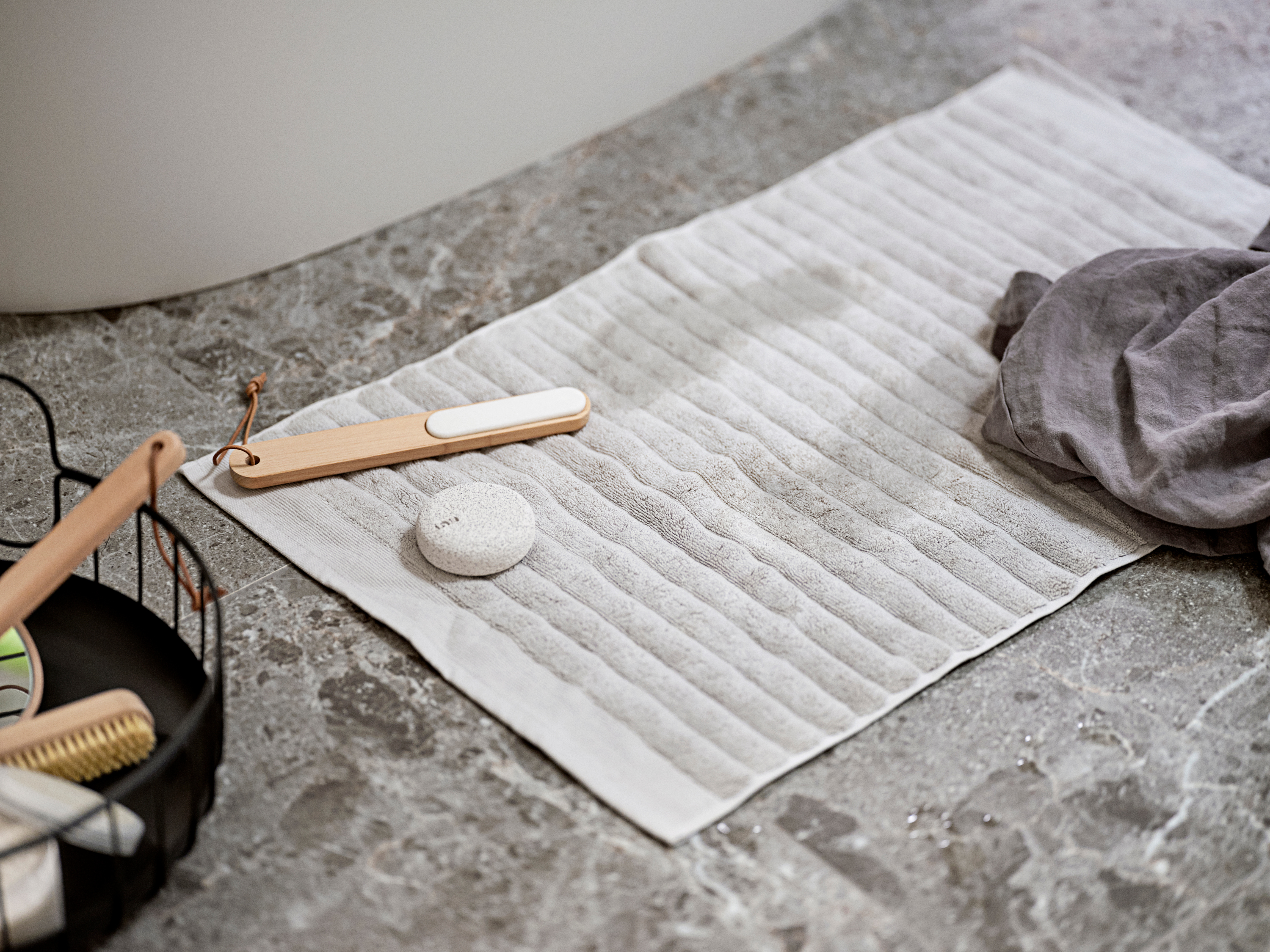 Zone Denmark Inu dywanik łazienkowy 80x50 cm prostokątny taupe 28252 - Wysyłka w 24h