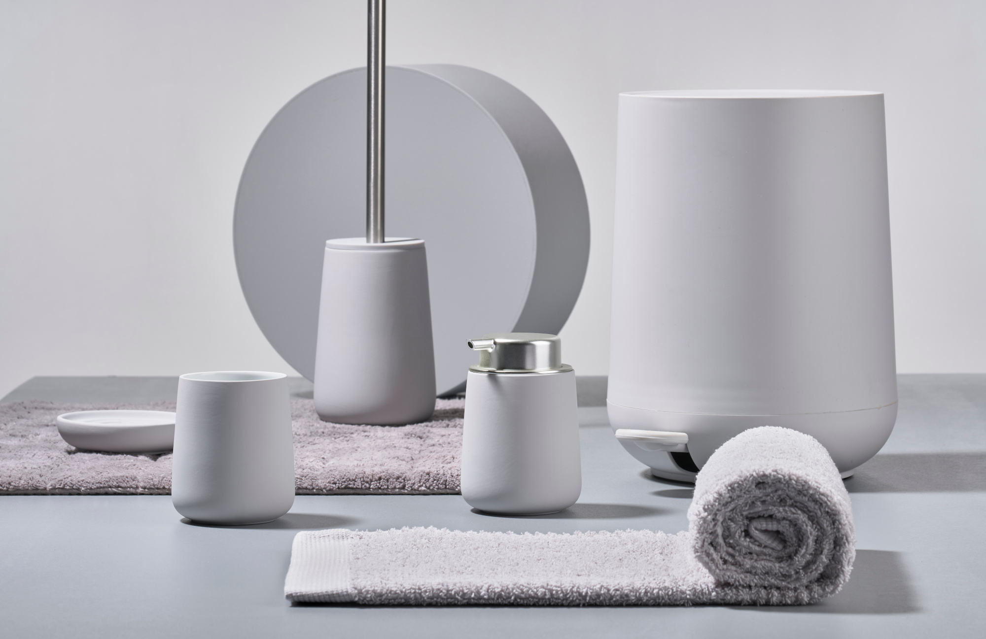 Zone Denmark Nova dozownik do mydła 250 ml szary-stal 331212