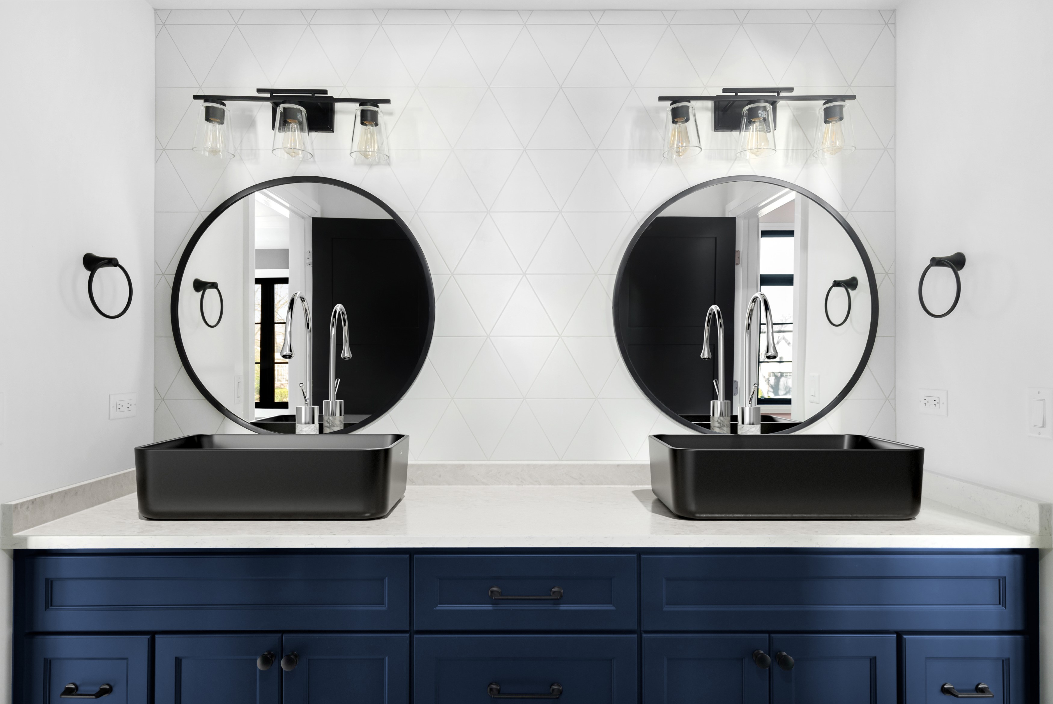 Invena Gabro bateria umywalkowa stojąca chrom-biała BU-33-W02 - Wysyłka w 24h