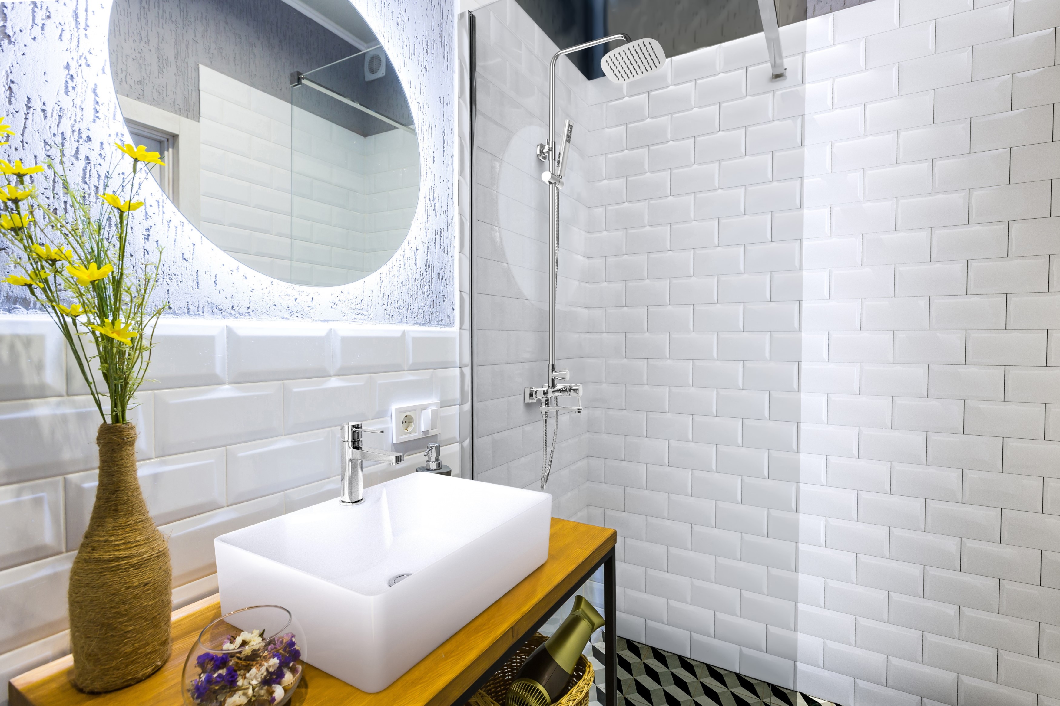 Invena Glamour bateria umywalkowa stojąca chrom BU-02-001