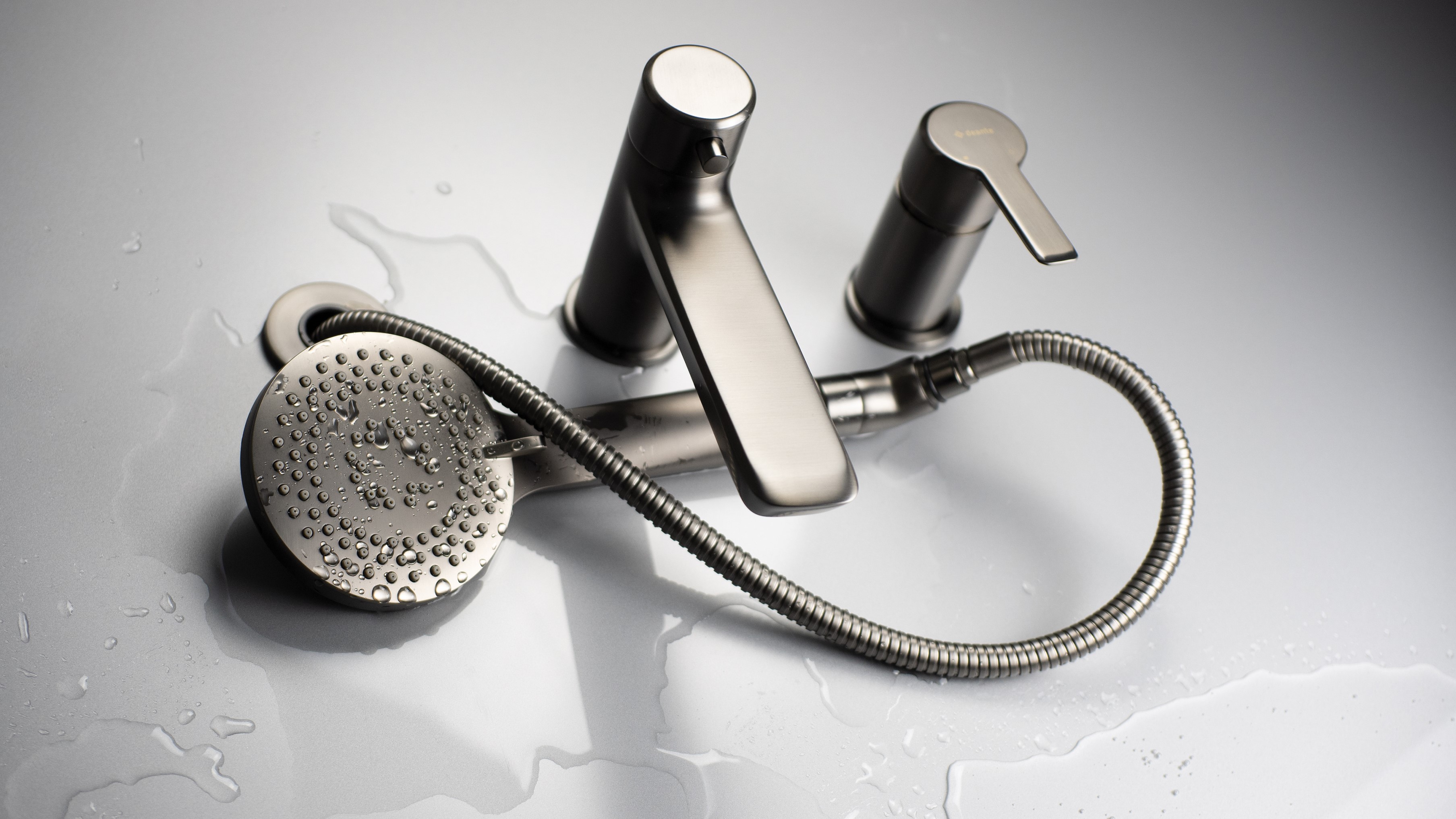 Deante Arnika bateria wannowo-prysznicowa nawannowa titanium BQAD13M