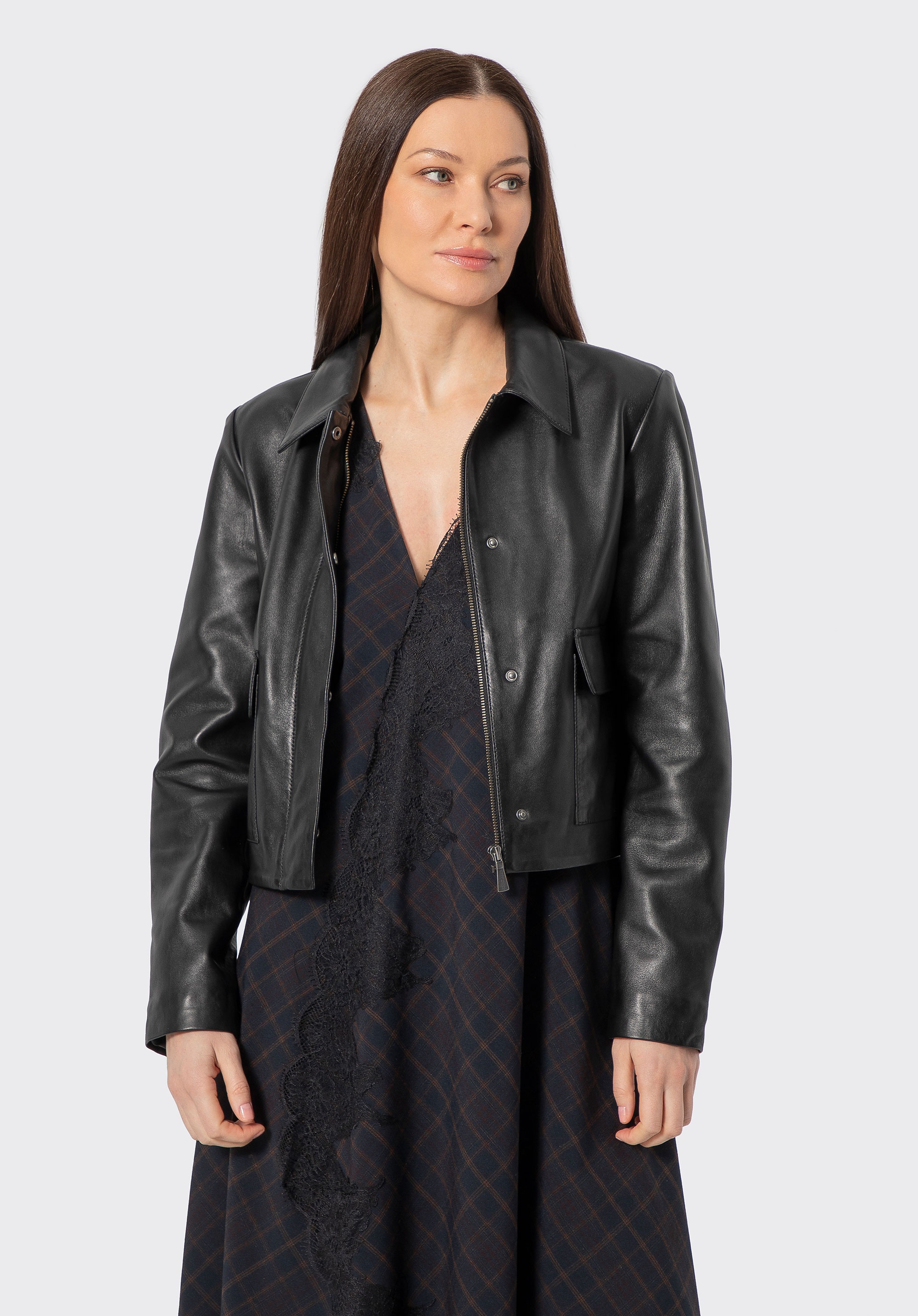 Krótka kurtka damska ze skóry naturalnej owczej czarna