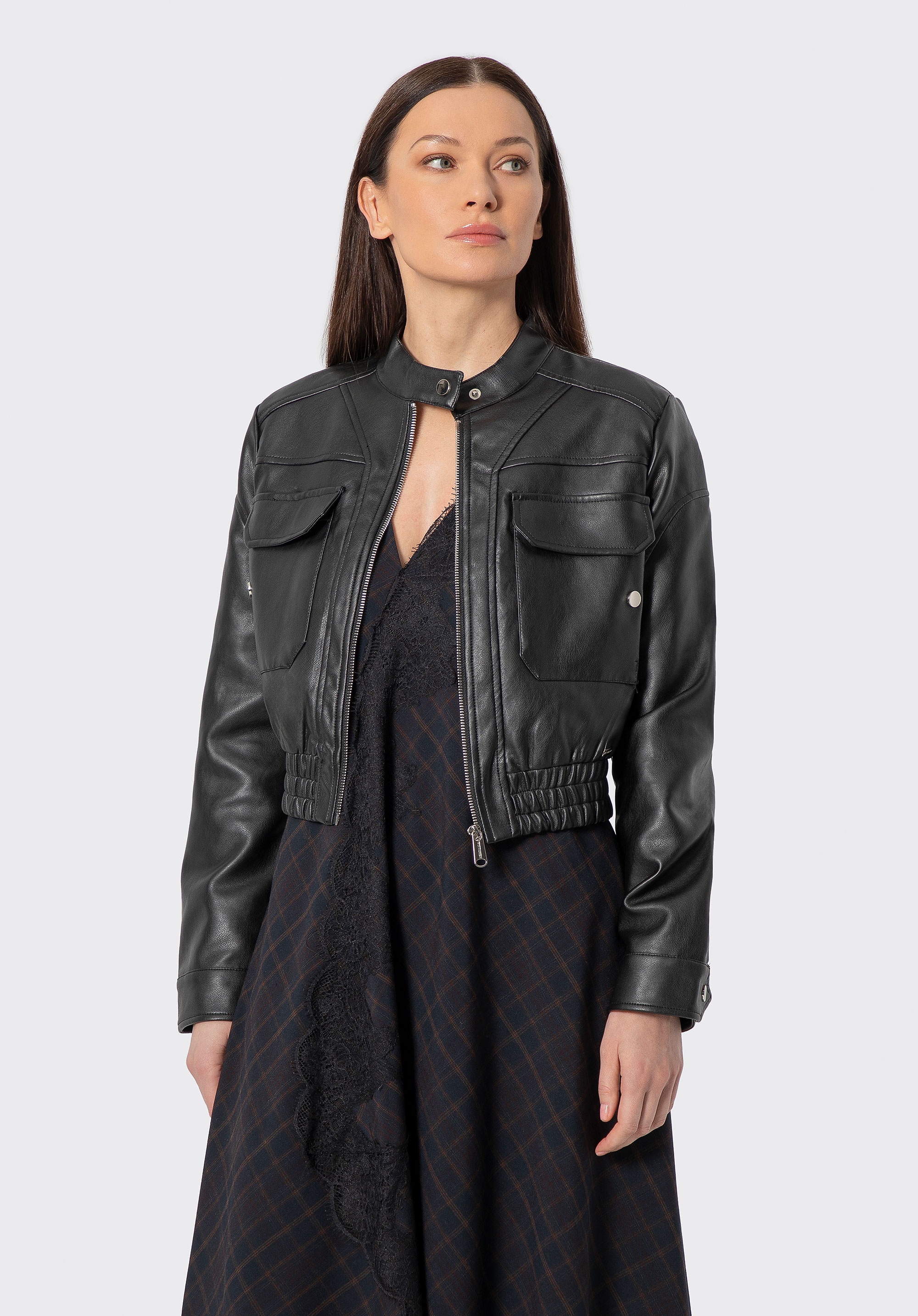 Dodatkowe rabaty - Damska kurtka z ekoskóry ze ściągaczem czarna