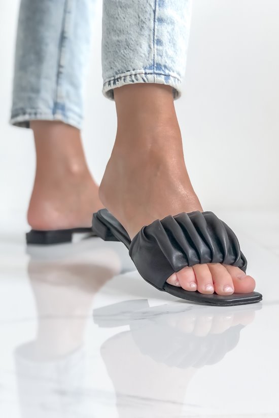 Klapek Czarny lico dostępne od ręki