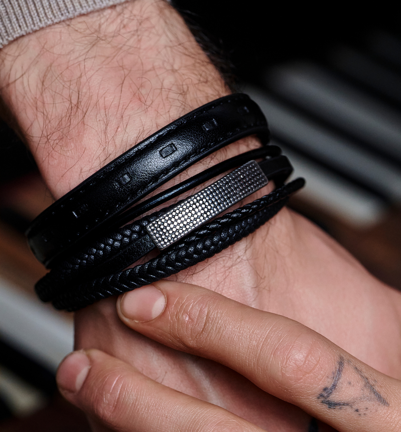 Bransoletka męska czarna skórzana 00 - By Dziubeka