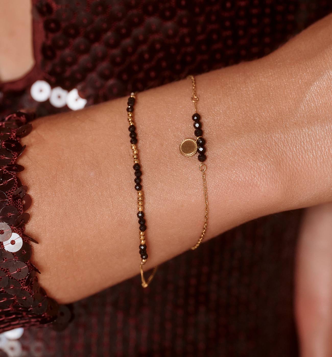 Bransoletka z czarnym agatem złota BEA0046 - By Dziubeka