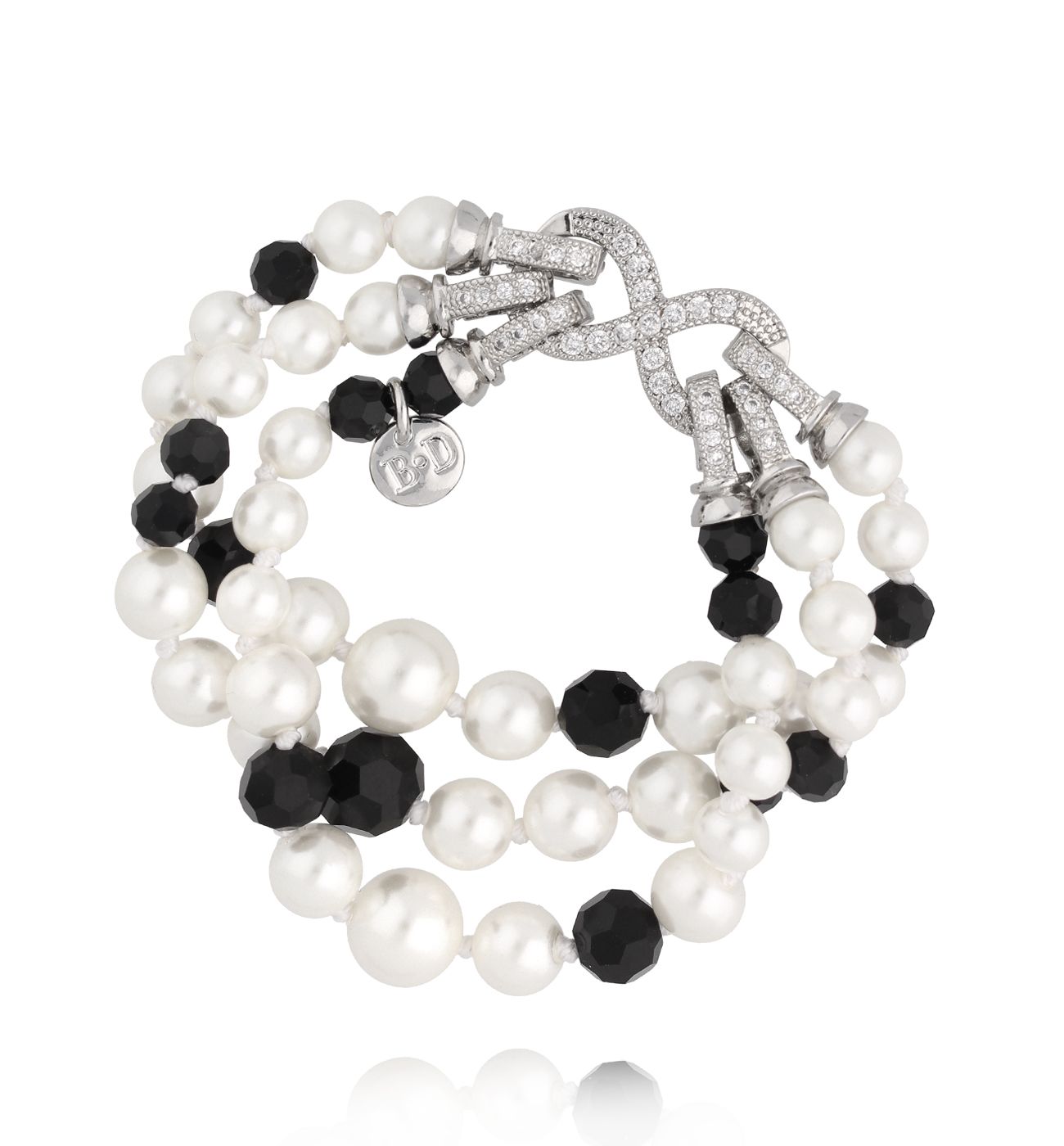 Bransoletka z perłami i kryształowym zapięciem BPE0155