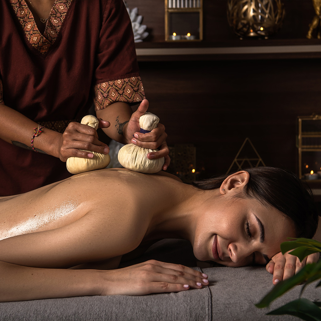 Voucher na Masaż Stemplami Ziołowymi / GDA / 60 min / poniedziałek - niedziela - Thai Bali Spa