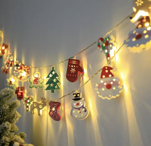 Bajkowe Oświetlenie LED - Girlanda z Rękawiczkami i Dzwoneczkami