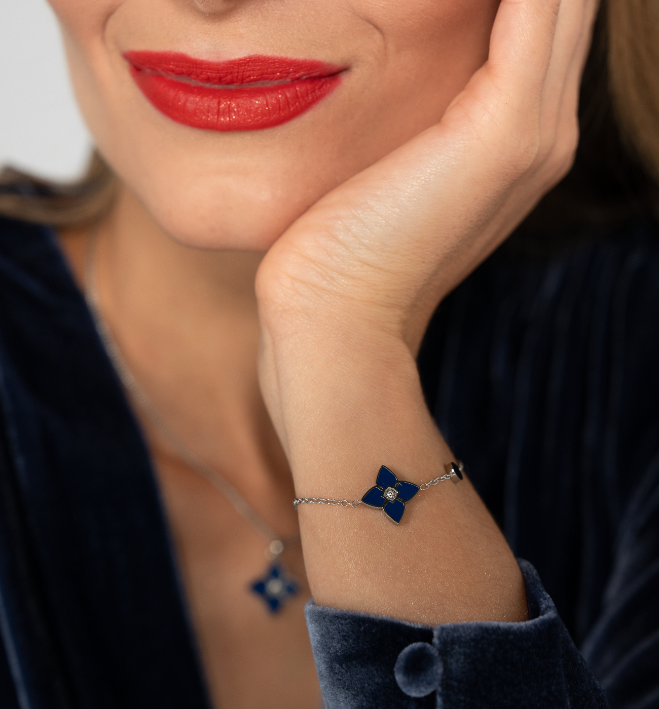 Bransoletka z granatową koniczynką srebrna Segreto di Fortuna BSA0773