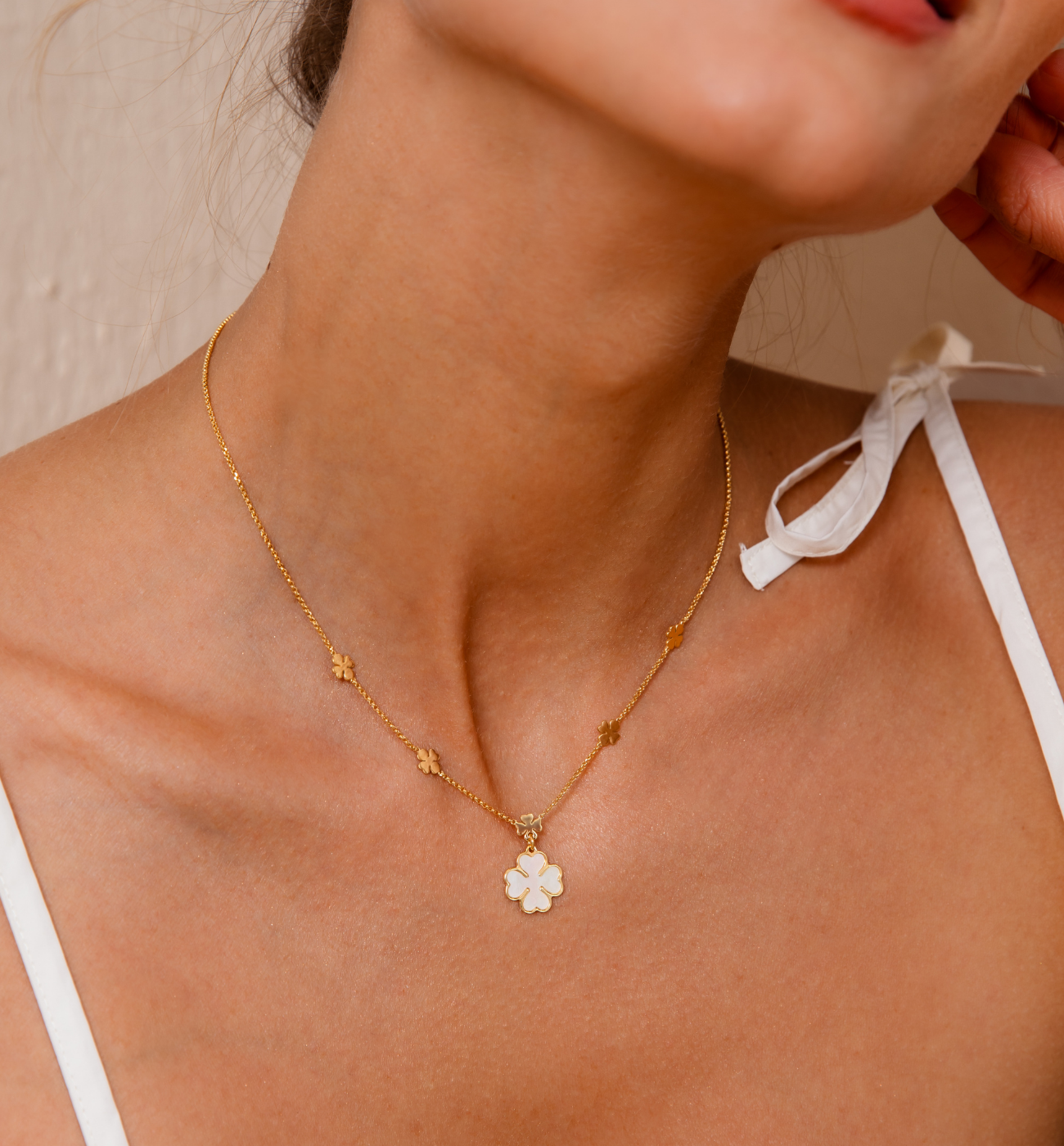 Naszyjnik z koniczynkami złoty NGG0014