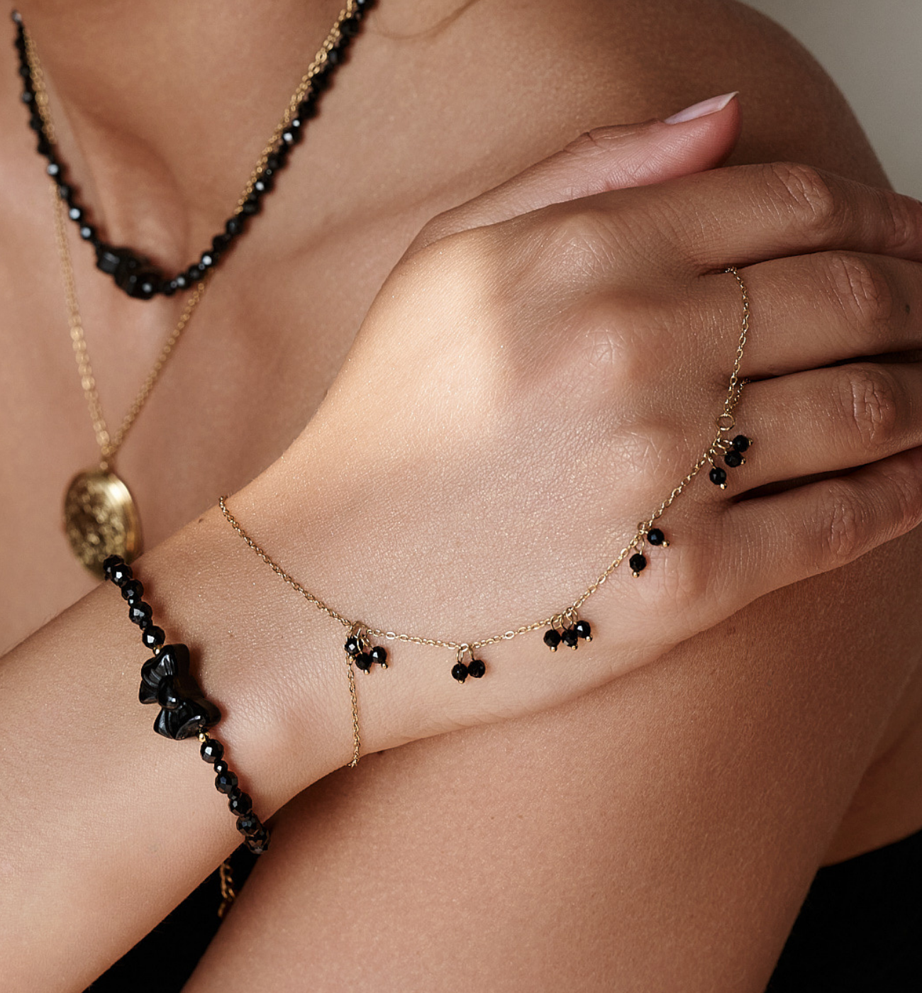 Bransoletka z pierścionkiem złota z czarnymi turmalinami BSY0415 - By Dziubeka