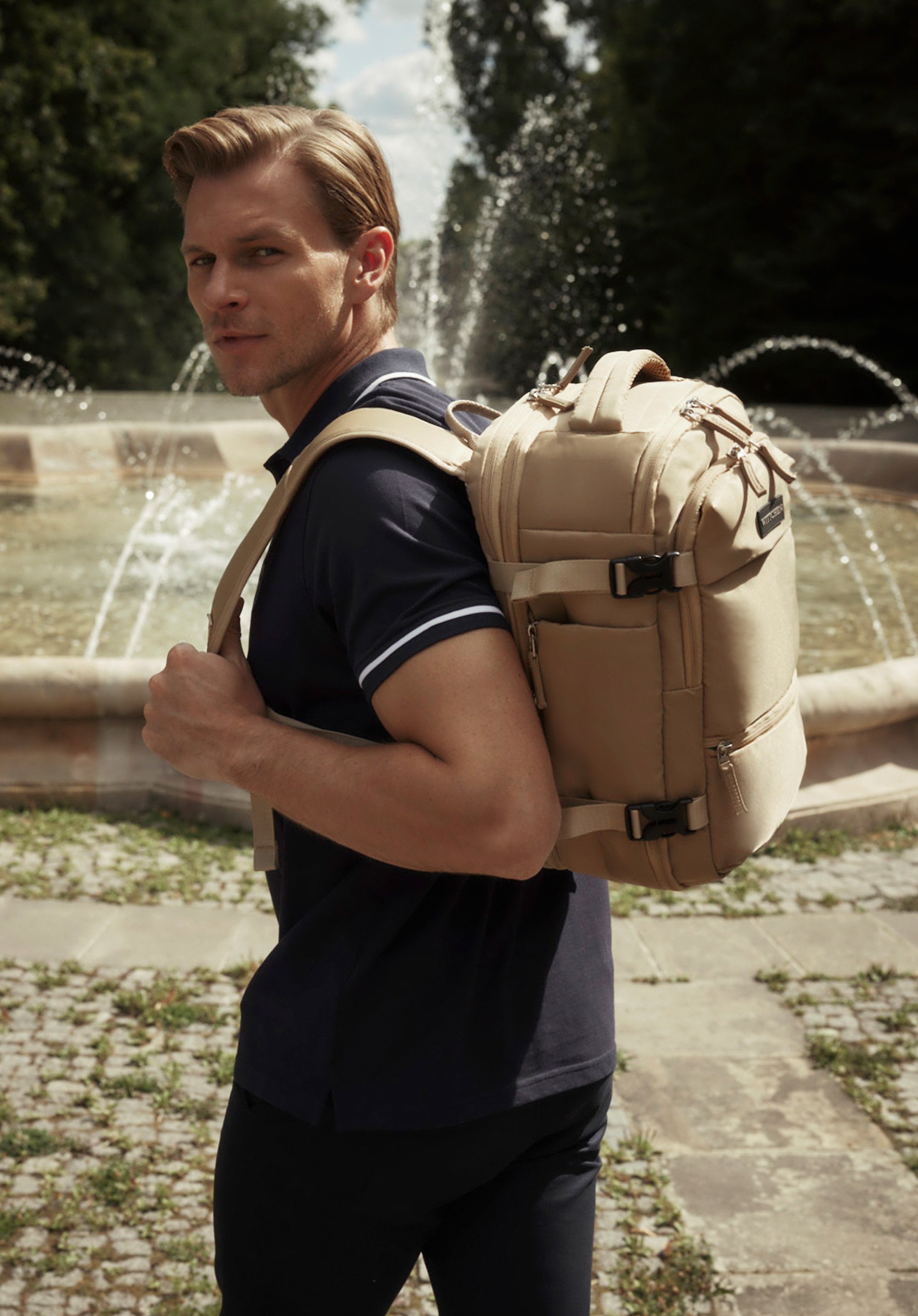 Plecak wielofunkcyjny do samolotu z poszerzeniem beżowy