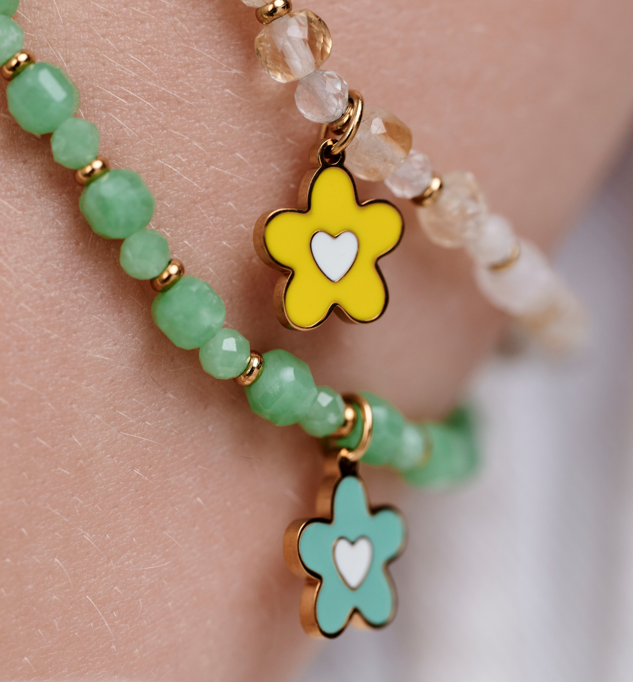 Bransoletka z cytrynu z emaliowanym kwiatkiem - By Dziubeka