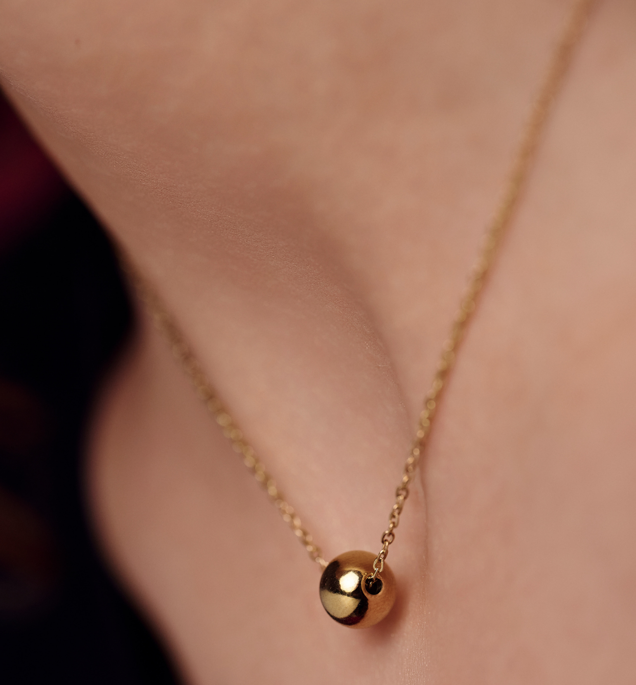 Naszyjnik złoty z kulką Golden Dreams - By Dziubeka