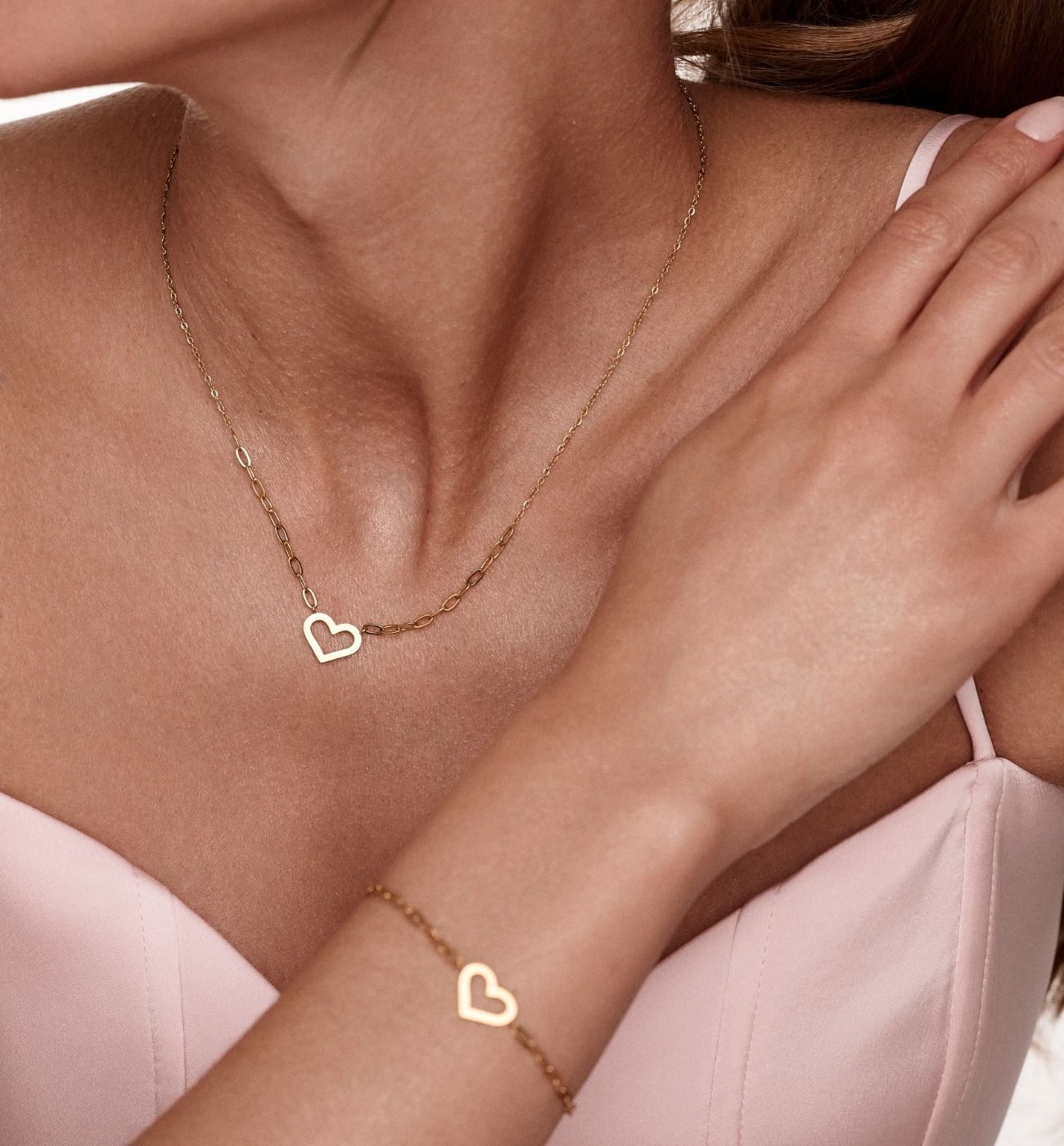 Zestaw biżuterii ze złotymi sercami ZN0232