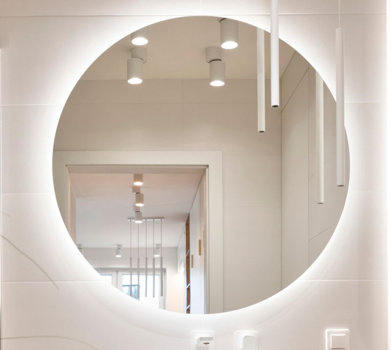 Lustro łazienkowe Vetro okrągłe z oświetleniem LED. BD art. fi 80 cm 1 szt.