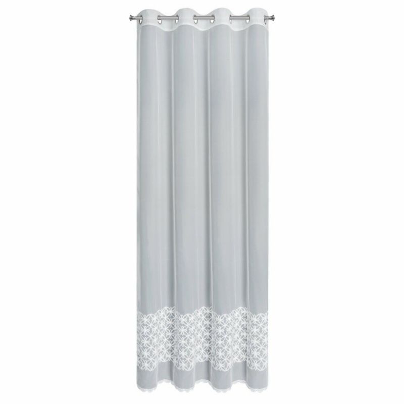 Firana LIWIA 140 x 250 cm biała z gładkiej tkaniny zdobiona pasem aplikacji w kwiaty 1 szt.