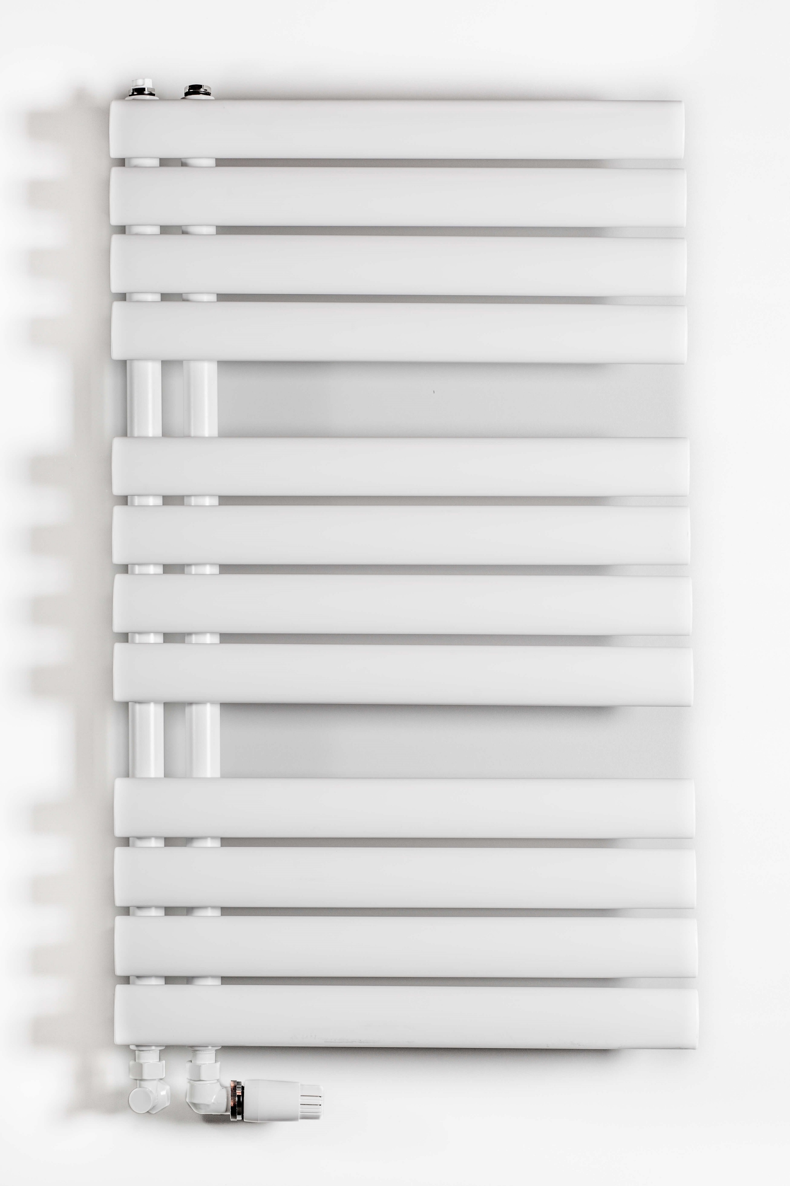 Luxrad Flag Bis grzejnik łazienkowy 151,2x60 cm biały FLA15126009003