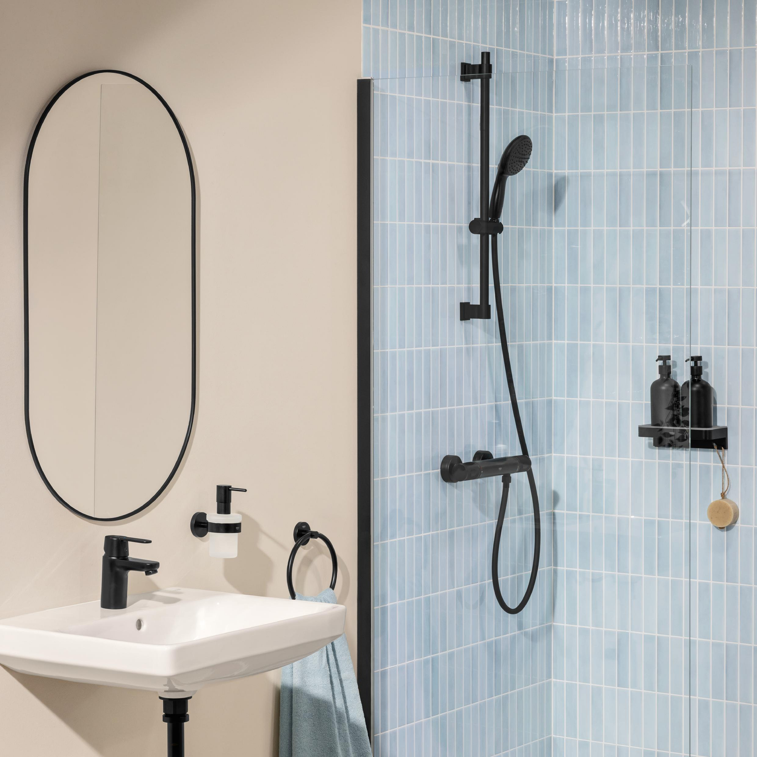 Grohe Precision Feel bateria prysznicowa ścienna termostatyczna czarny mat 347902430