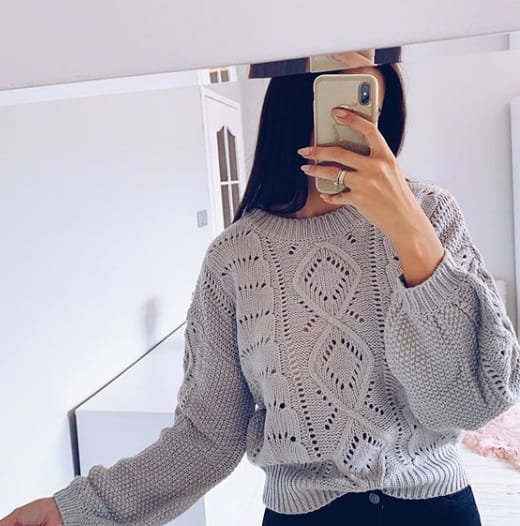 Szary sweterek dziurkowany Pau S-L A31