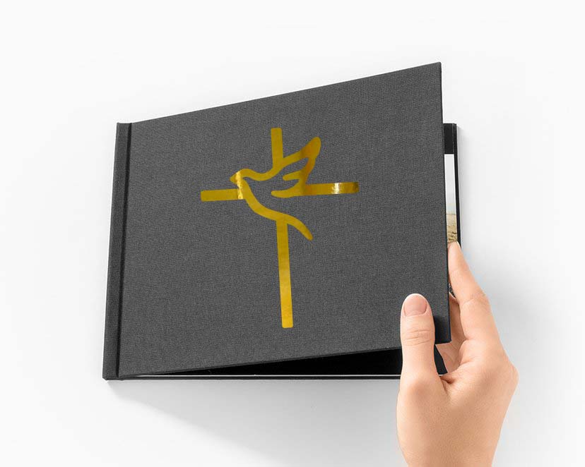 Napis Emblemat na ksiegę gości album do zdjęć gołąb i krzyż złoty, dekoracja na Komunię Świętą Chrzest Święty