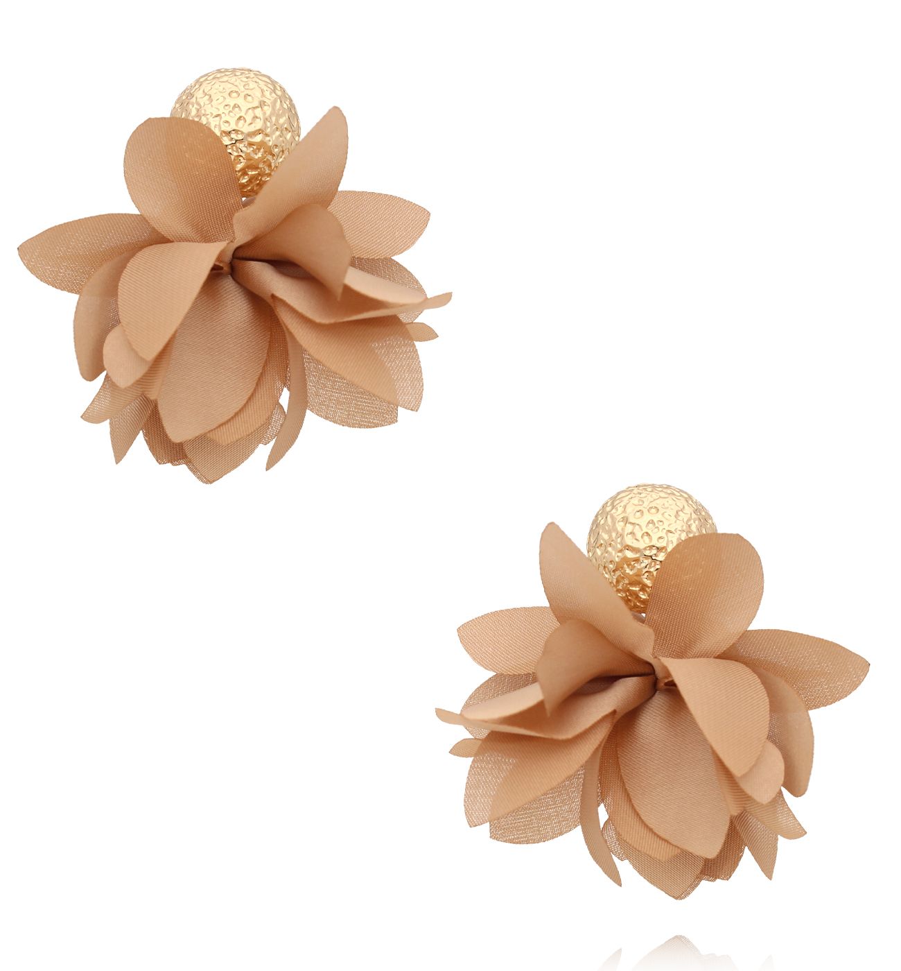 Kolczyki beżowe materiałowe ze złotą kulką KBL2016