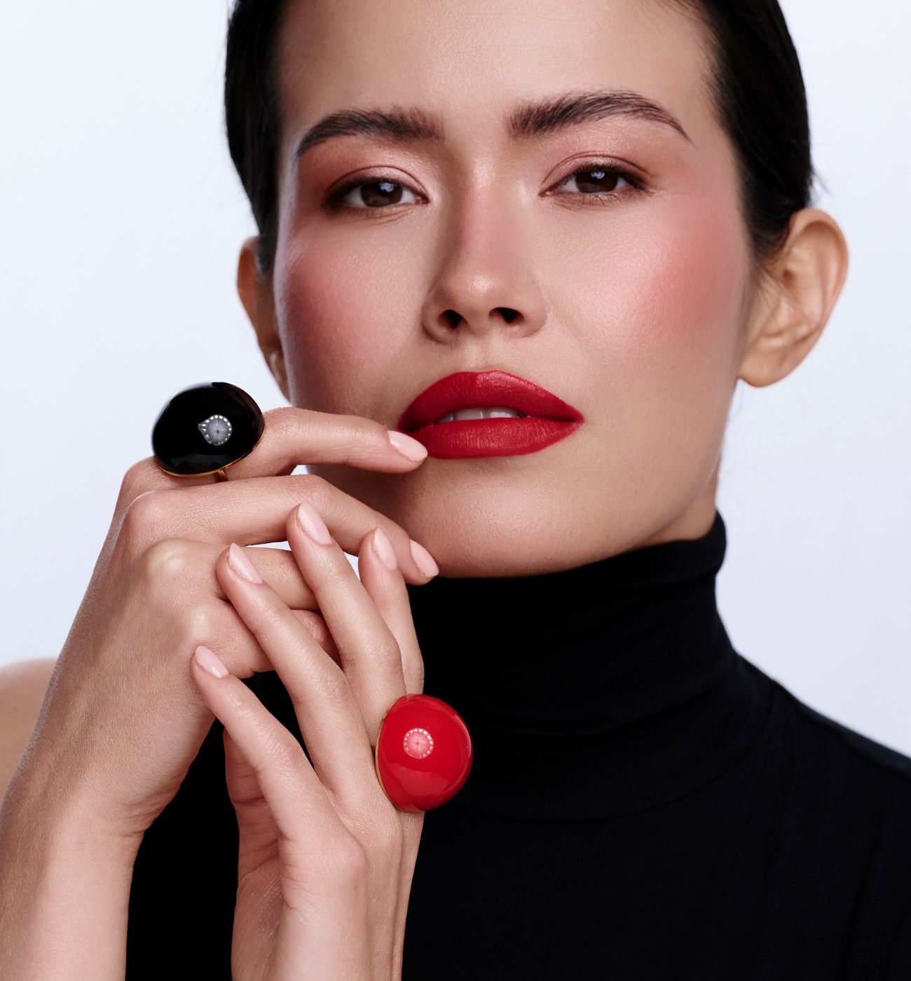 Pierścionek złoty z czarną emalią - By Dziubeka