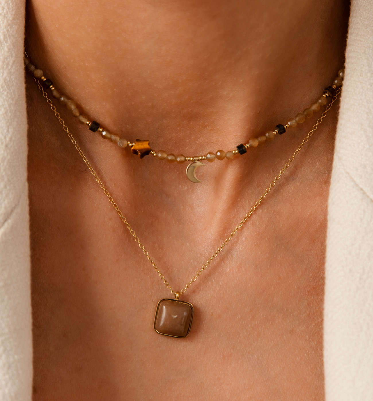 Naszyjnik z kwadracikiem Mocha Mousse NSA1457