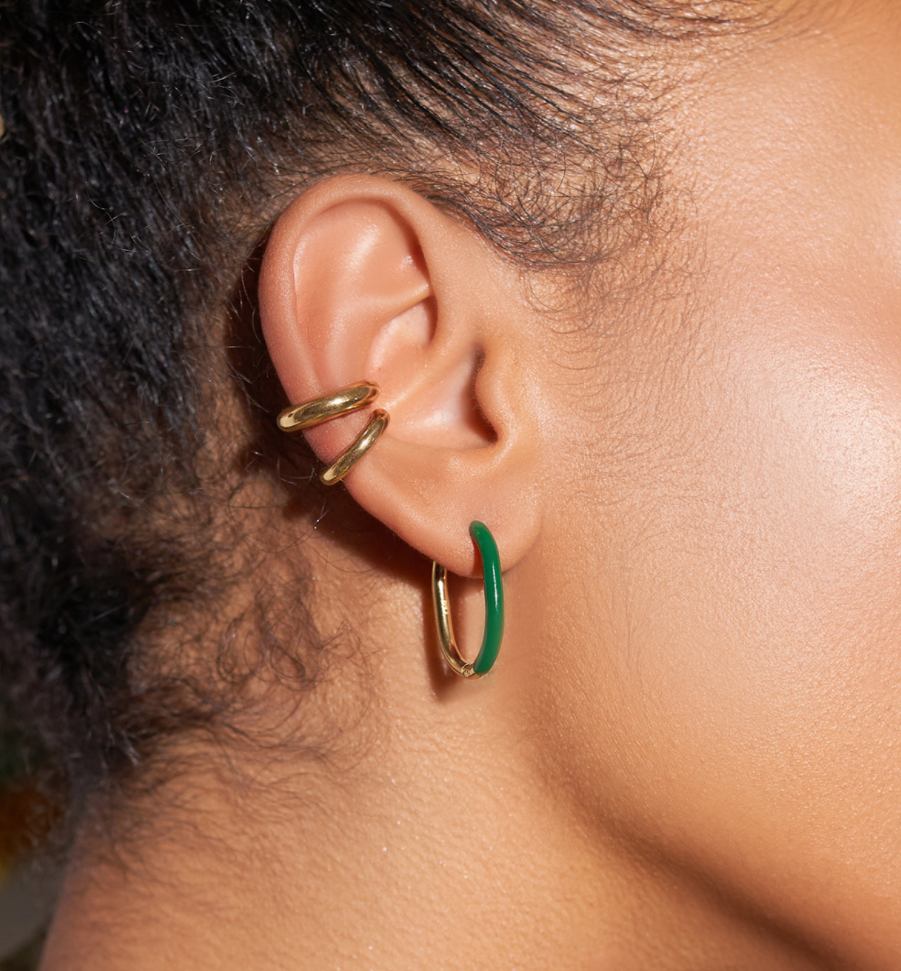 Kolczyki złote z zieloną emalią owalne Enamel - By Dziubeka