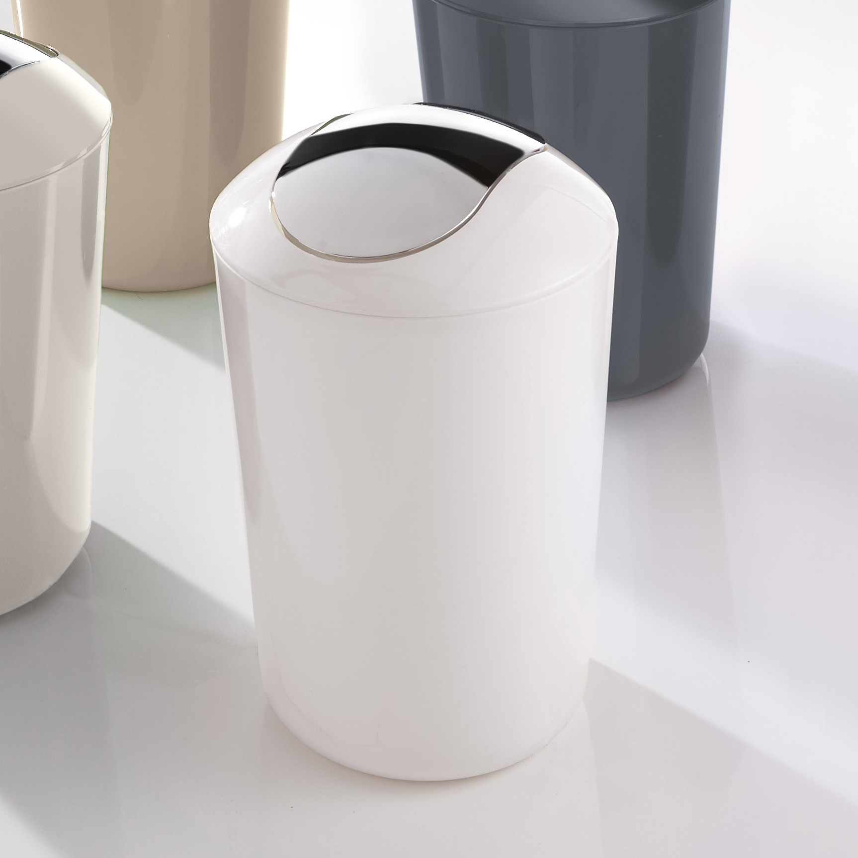 Kleine Wolke Glossy kosz na śmieci 5 l beż/chrom 5063291858 - Wysyłka w 24h