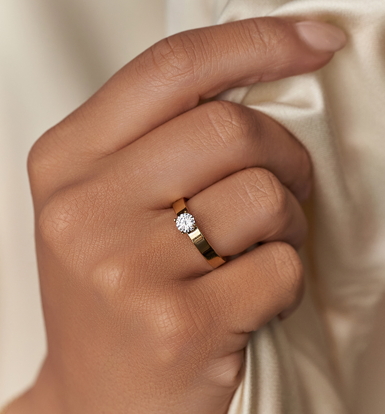 Pierścionek złoty z oczkiem Crystal Eye PSA0882