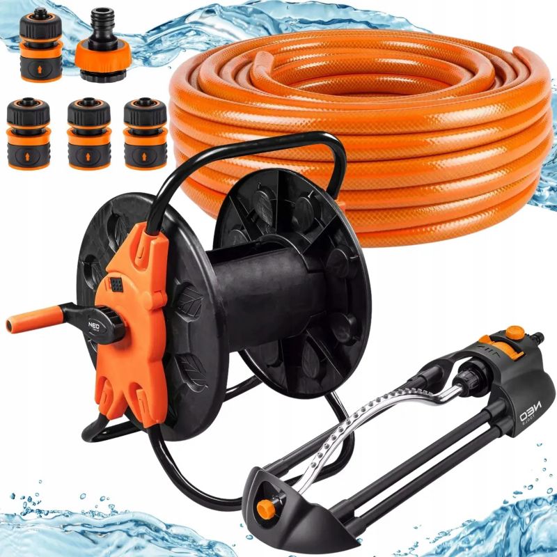 Wąż ogrodowy na małym bębnie ze zraszaczem oscylacyjnym i złączkami NEO TOOLS, 20 m, 1/2", 1 kpl.