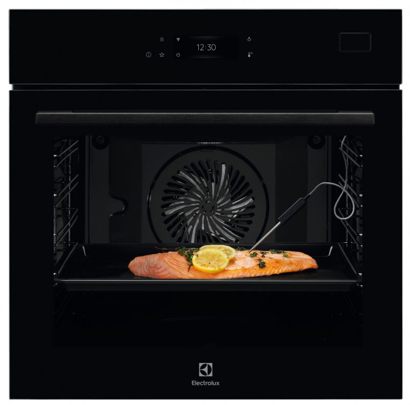 Piekarnik parowy Electrolux EOB8S39WZ 1 szt.