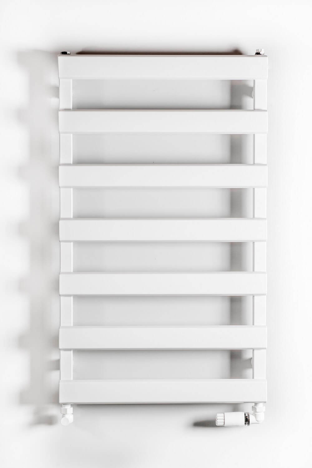 Darmowa Dostawa - Grzejnik łazienkowy dekoracyjny 123x50 cm biały Luxrad Scala New SCN123005009003