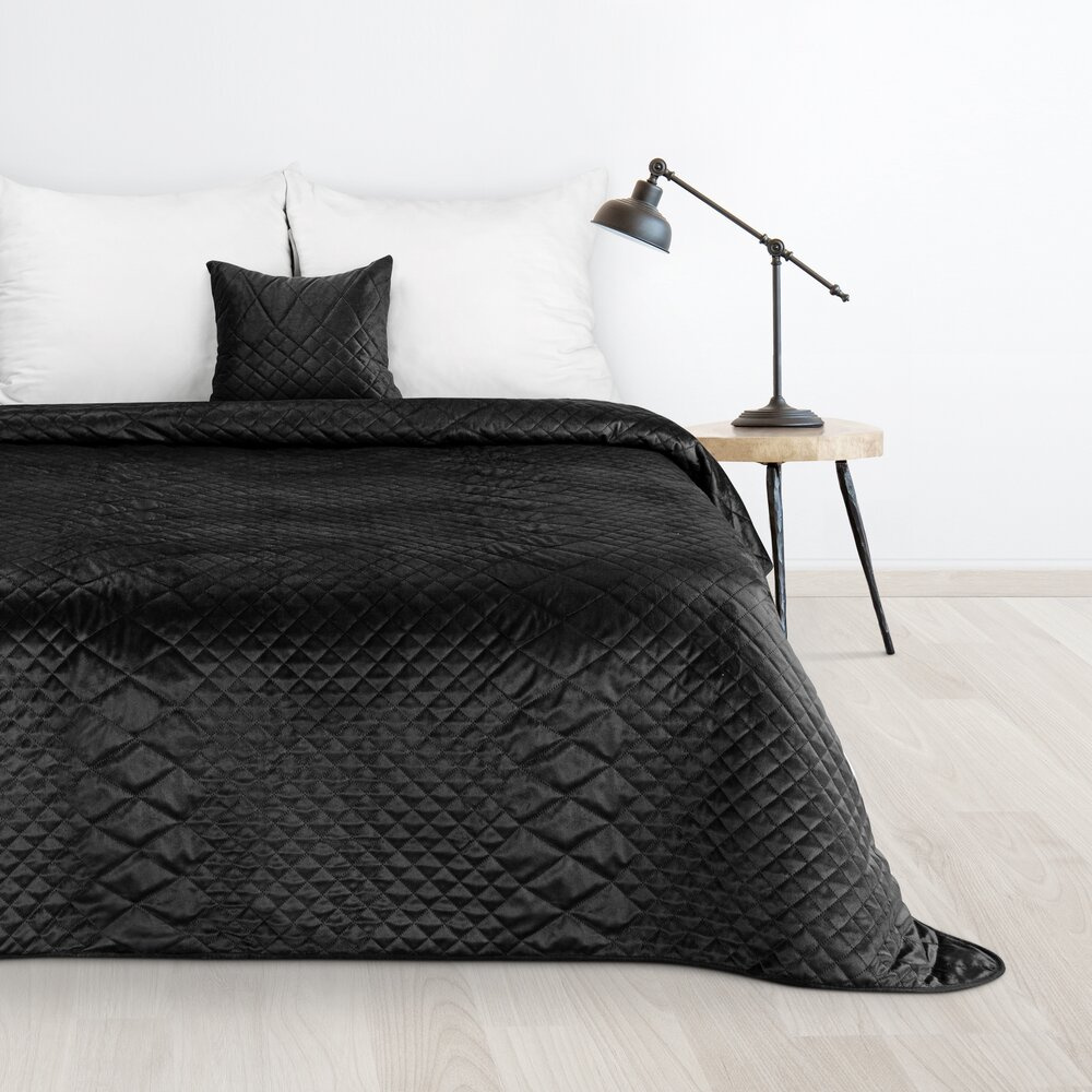 Czarna narzuta na łóżko 170x210 cm LUXO 3 do sypialni