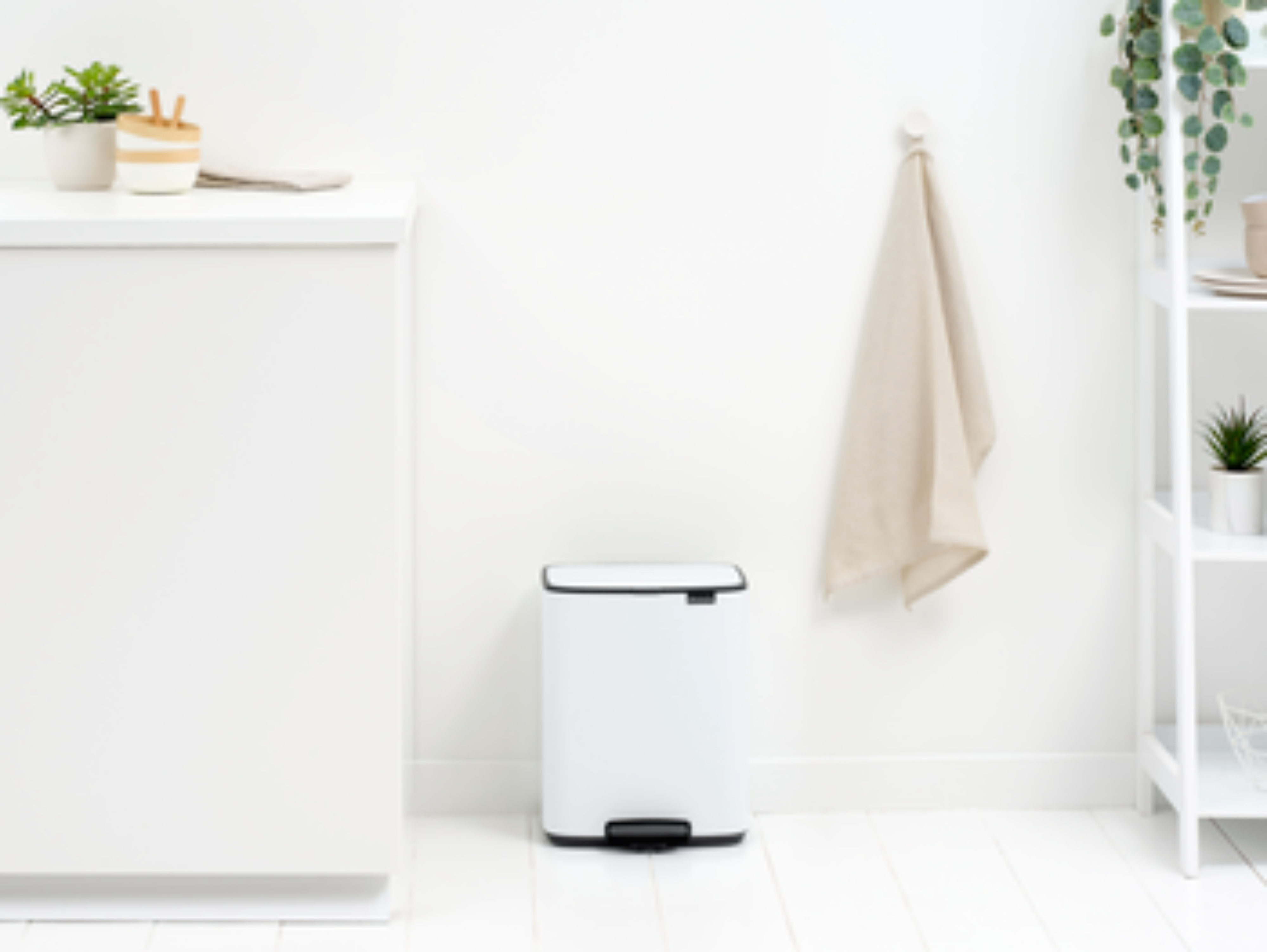 Brabantia Bo kosz na śmieci 12 l biały