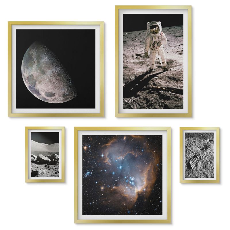 Zestaw 5 obrazów w złotych ramach Tulup Astronauta Księżyc ślad zdjęcie Obrazy do kuchni w ramie 1 kpl