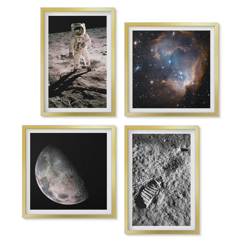 Zestaw 4 obrazów w złotych ramach Tulup Astronauta Księżyc ślad zdjęcie Obrazy do kuchni w ramie 1 kpl